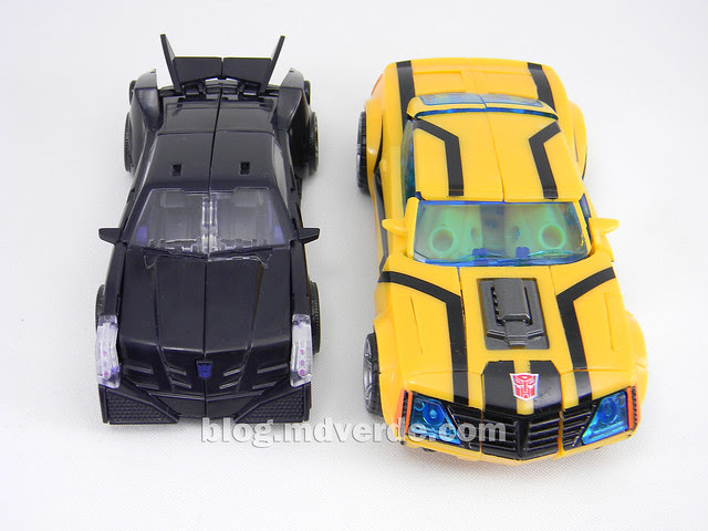 Transformers Vehicon Deluxe - Prime RID - modo alterno vs Bumblebee First Edition