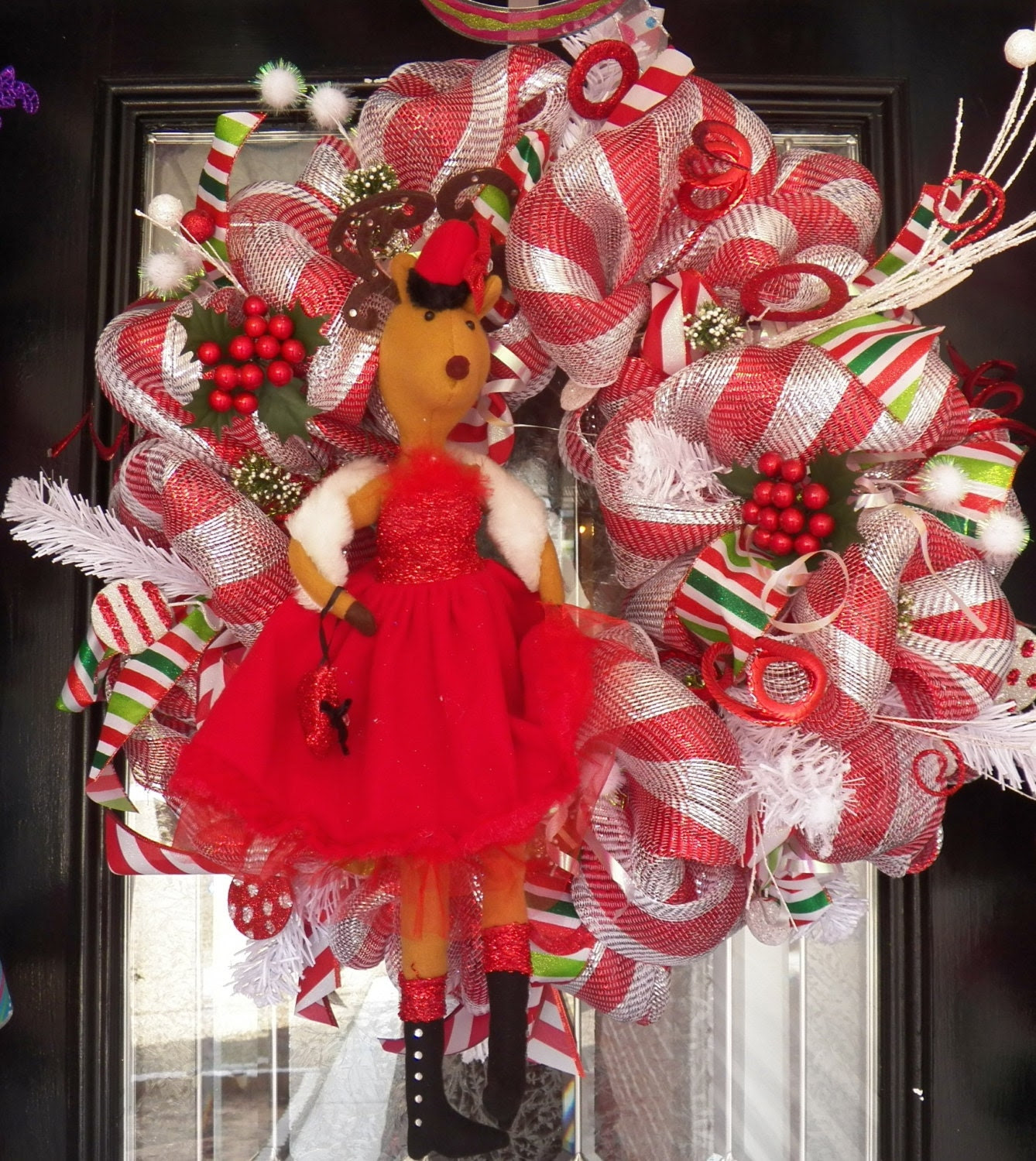 Red and White Christmas Wreath, Christmas Decoration, Holiday Wreaths, Fast Shipping