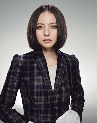 ベッキーのショートヘアーはいつから 髪型画像や髪を切った理由や宝島の広告も気になる アクアジャーナル