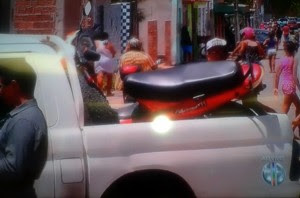 Motocicleta em que os irmãos estavam foi recolhida pela polícia (Foto: Reprodução/Inter TV Cabugi)