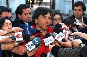 http://media.biobiochile.cl/wp-content/uploads/2011/04/Laurence-Golborne-Wikipedia-287x190.jpg