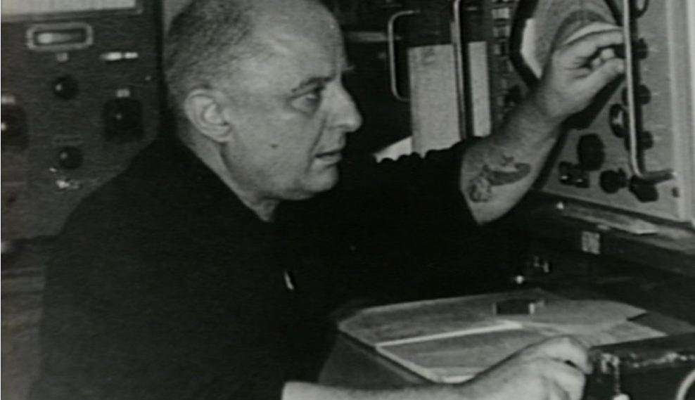 Ο ποιητής, πεζογράφος, μεταφραστής και ναυτικός Νίκος Καββαδίας (11 Ιανουαρίου 1910 - 10 Φεβρουαρίου 1975).
