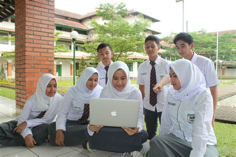 sma dwiwarna sekolah boarding bertaraf internasional