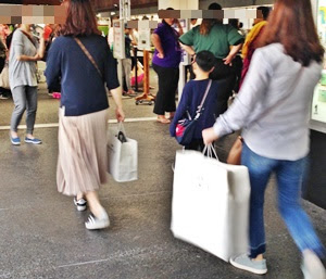 ハワイの服装 女性のおすすめは おしゃれ旅行者をウォッチしたよ やすみんのハワイブログ