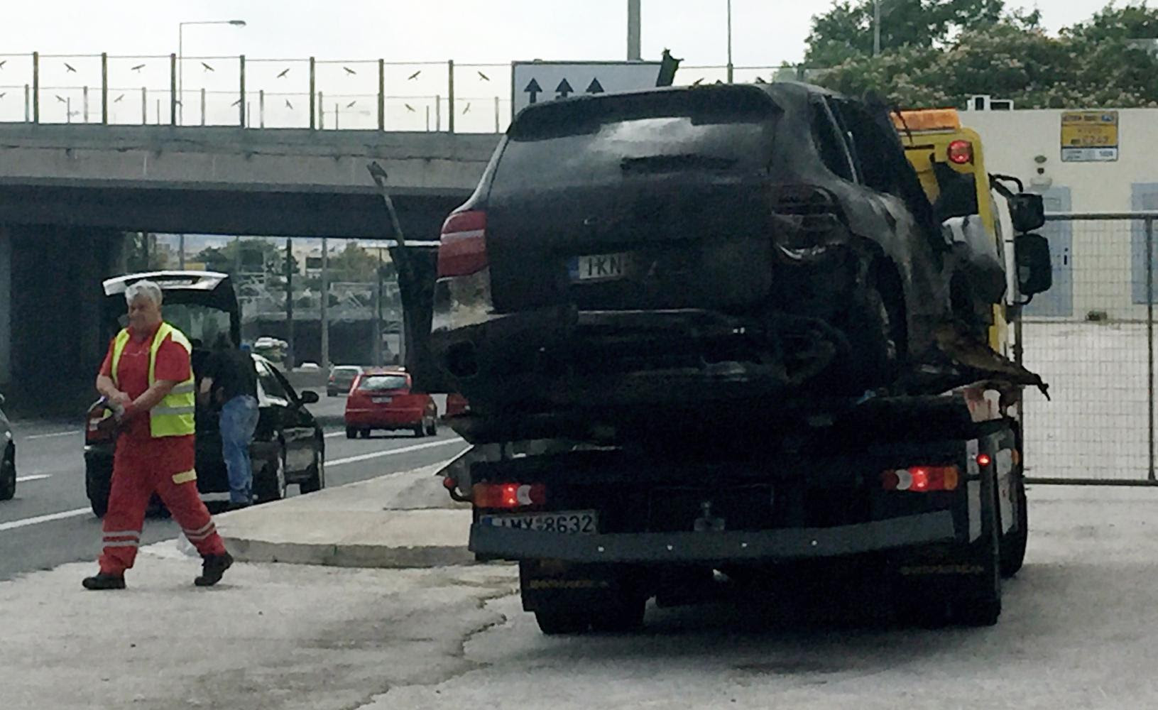 http://www.eleftherostypos.gr/wp-content/uploads/2016/06/cayenne-mavrikos-1000.jpg