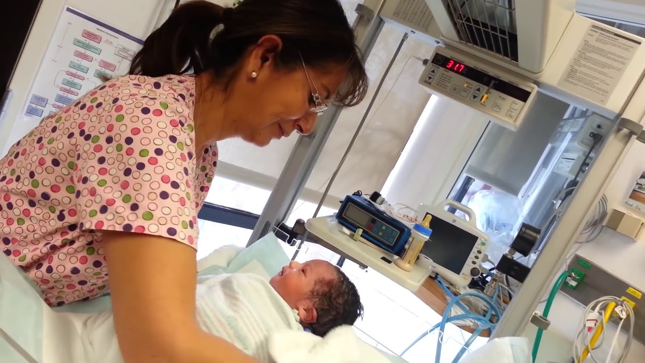 NewBorn Baby's First Bath - YouTube