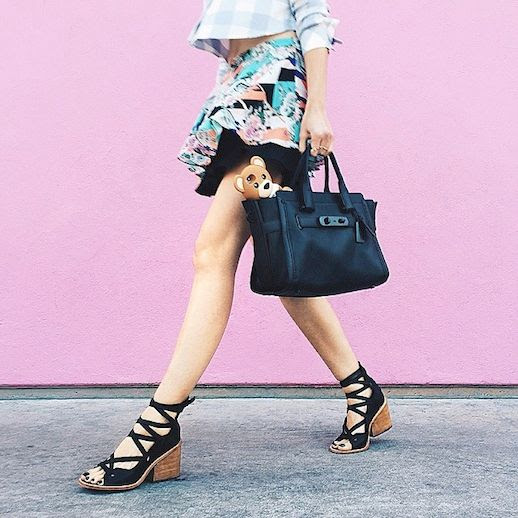Le Fashion Blog Shoe Crush Tibi Finch Black Sandals Aniab Ania Boniecka Instagram Pink Wall Tote Bag Print Skirt photo Le-Fashion-Blog-Shoe-Crush-Tibi-Finch-Black-Sandals-Aniab-Ania-Boniecka-Instagram-Pink-Wall-Tote-Bag-Print-Skirt.jpg