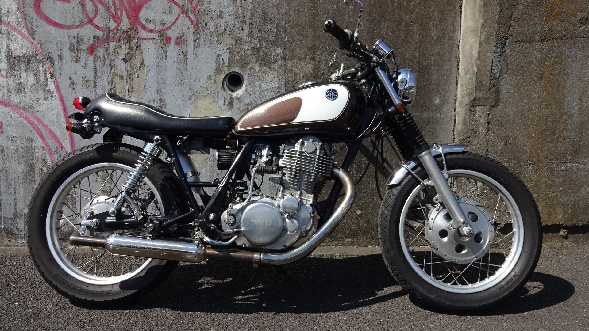 Sr400 2型 ストリートスタイル Sr400 Sr500のカスタム制作 販売 高価買取 シンセリティワークス Sincerity Works