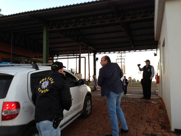 Ministério Público faz operação na manhã desta quarta-feira no RS (Foto: Giovani Grizotti/RBS TV)