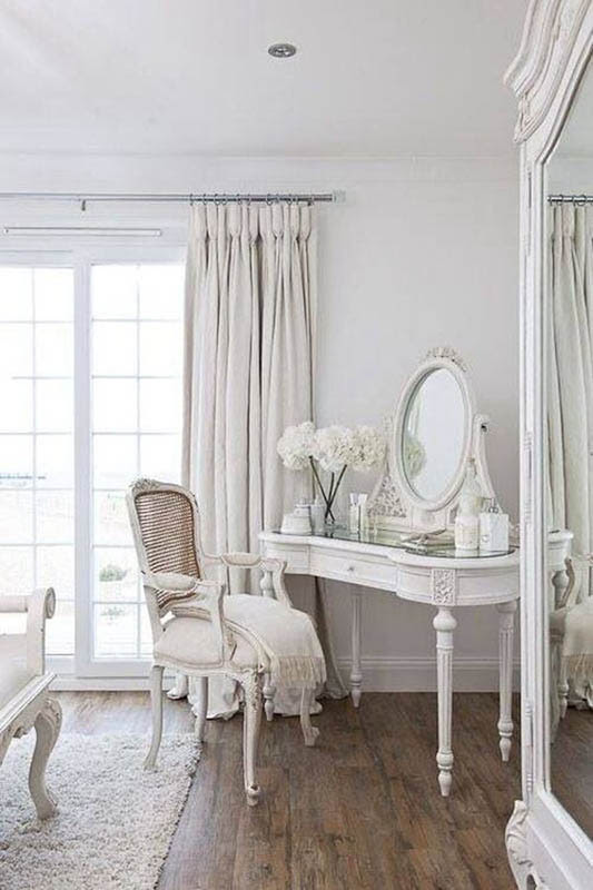 12 Essential Elements of a French Country Bedroom | Sense ...
