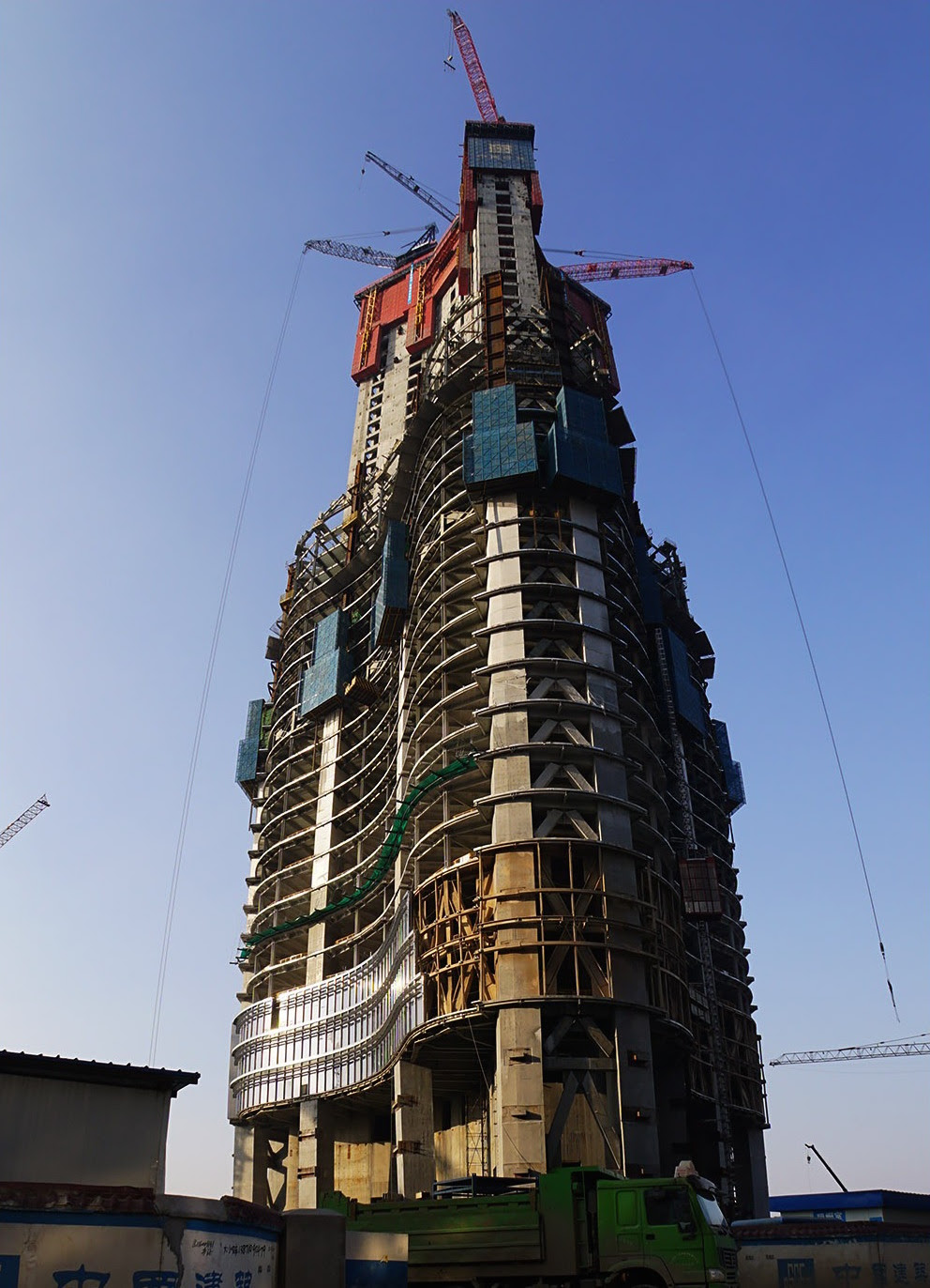 WUHAN | Wuhan Greenland Center | 500 M / 1,640 FT | FL ...