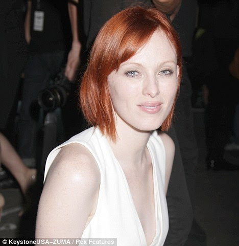 Karen Elson rocked her new short bob at the Alexander Wang Show in New ...