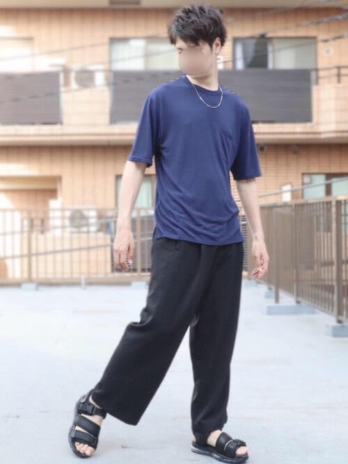 ネイビーtシャツのメンズコーデ21 人気でおすすめのネイビーtシャツを紹介 春夏秋冬トレンド情報ピポパ発信局