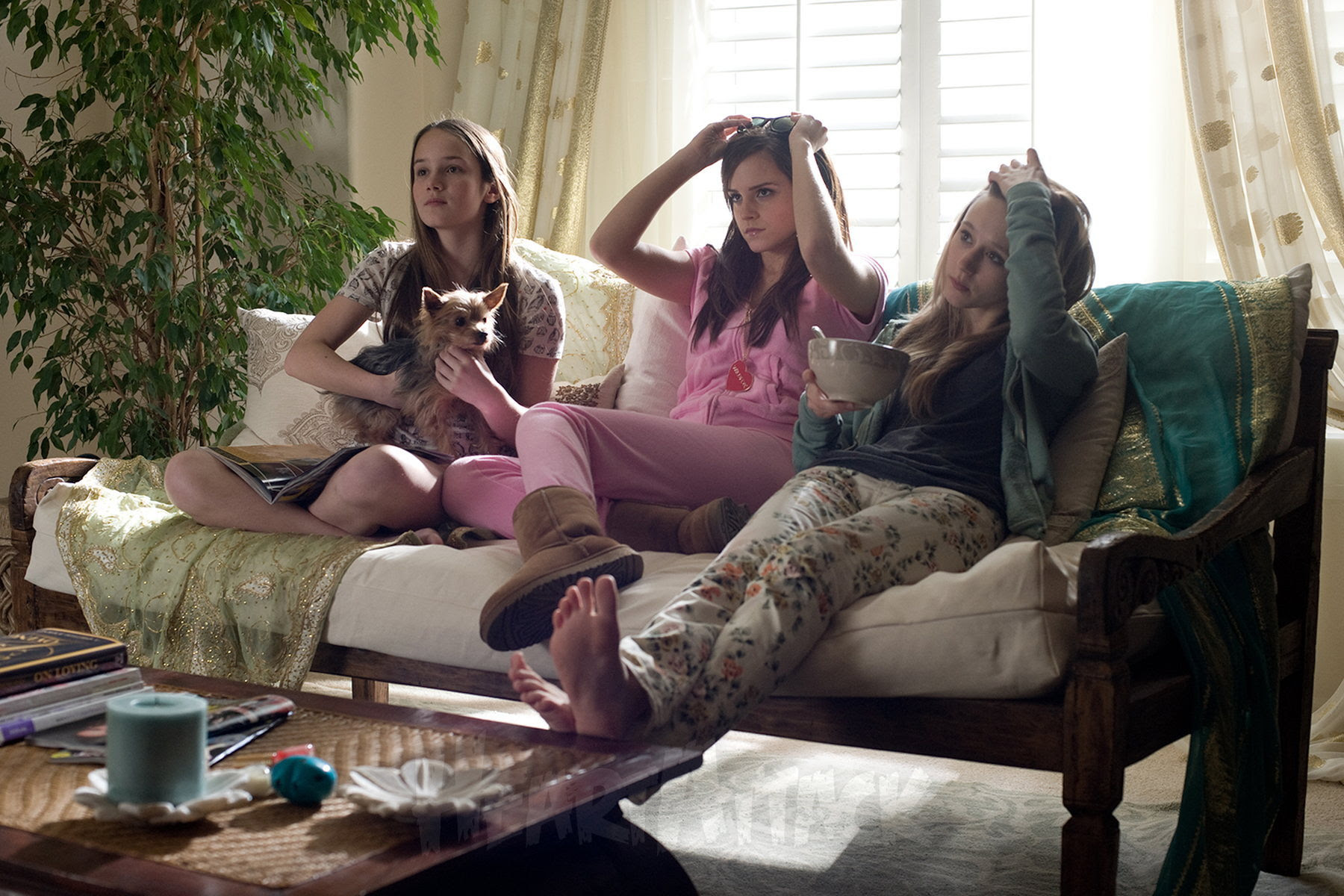 映画 ブリングリング The Bling Ring 監督 脚本 ソフィア コッポラ 出演 エマ ワトソン レスリー マン タイッサ ファーミガ エリン ダニエルズ ニーナ シマーシュコ ホルストン セージ ギャヴィン ロスデイル ステイシー エドワーズ マイカ モンロー