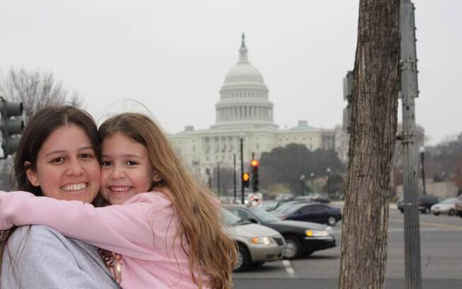 Um casal de brasileiros e sua filha de 10 anos foram encontrados mortos dentro de casa. Foto: Reprodução/Facebook