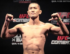 Yushin Okami Pesagem UFC BH (Foto: Rodrigo Malinverni)