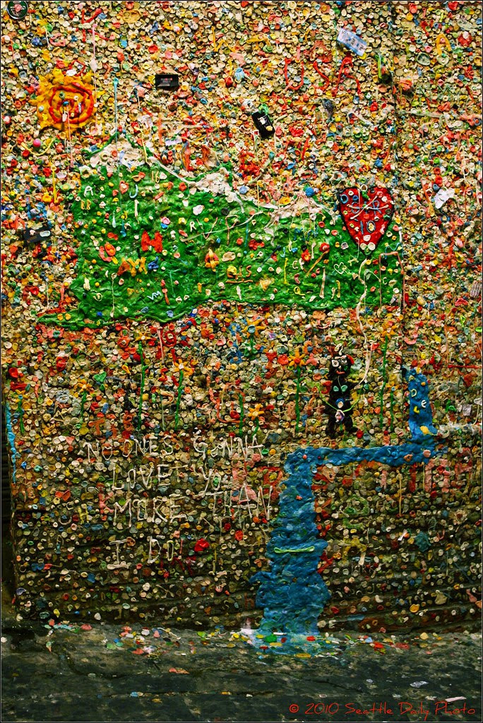 A Lovely Pastoral Scene @ the Gum Wall