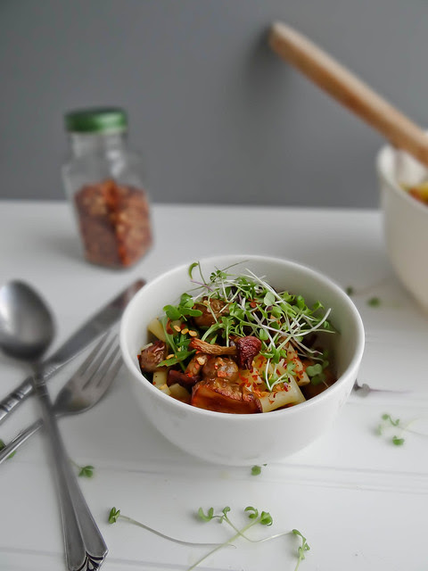 roasted sunchoke + chestnut mushroom penne // arugula