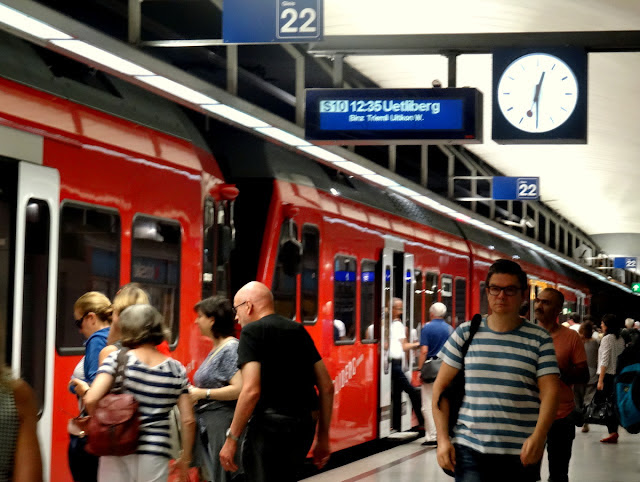 S10 Uetliberg Platform 22