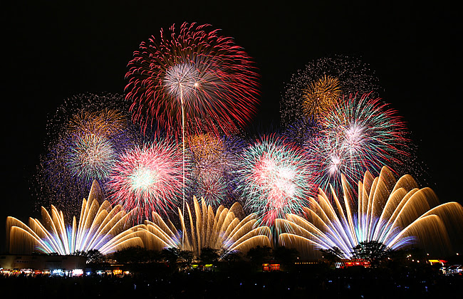 土浦全国花火競技大会 10月第一土曜日 意外と つちうら