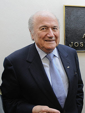 Joseph Blatter em el salvador (Foto: EFE)