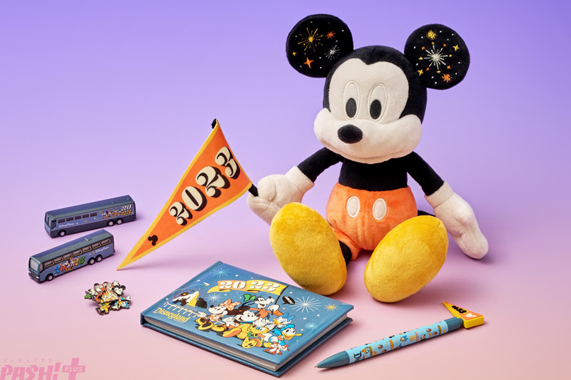 レトロかわいいミッキーが23年をお祝い 海外ディズニーパークのグッズはいつから発売 Pash Pluspash Plus
