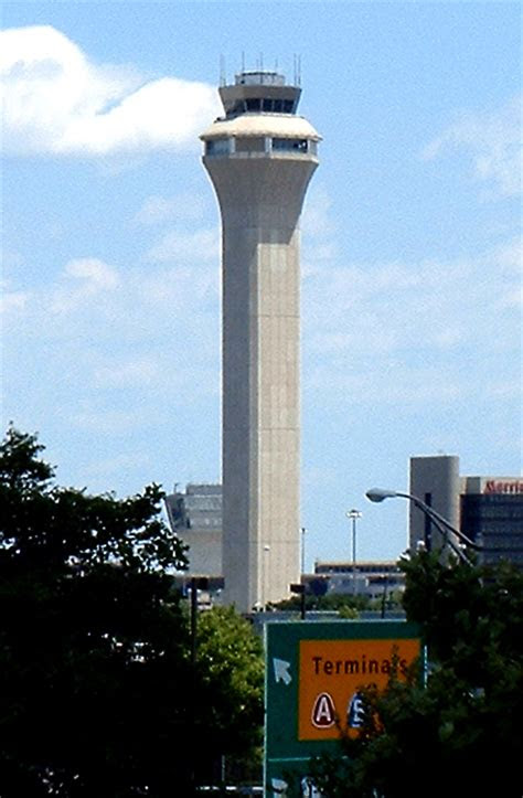 Kostenlose lieferung bei ihrer ersten bestellung mit versand durch amazon. Newark Liberty International Airport Air Traffic Control