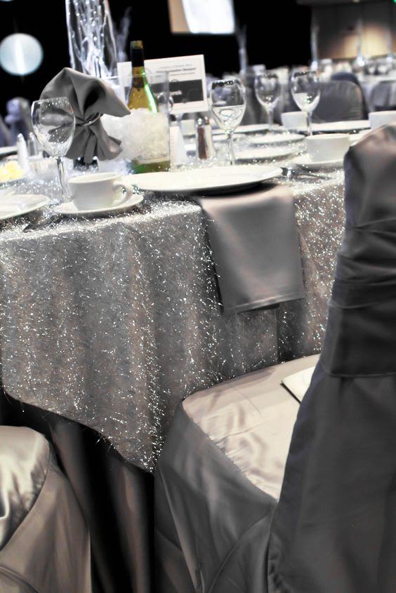 como-decorar-uma-mesa-de-reveillon