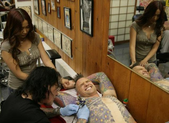 Tattoos in Unusual Places (28 pics)