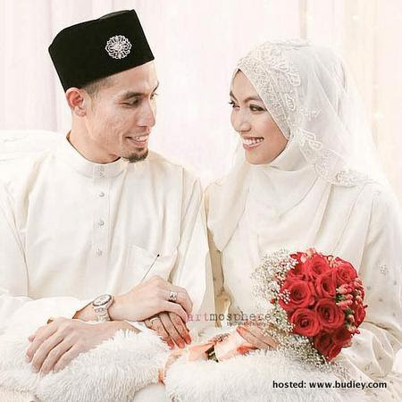 Gambar Ustaz Don Bersanding Resepsi