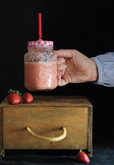 Batido de fresas y piña- Strawberries and pineapple smoothie