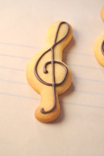 Delicate white cookies