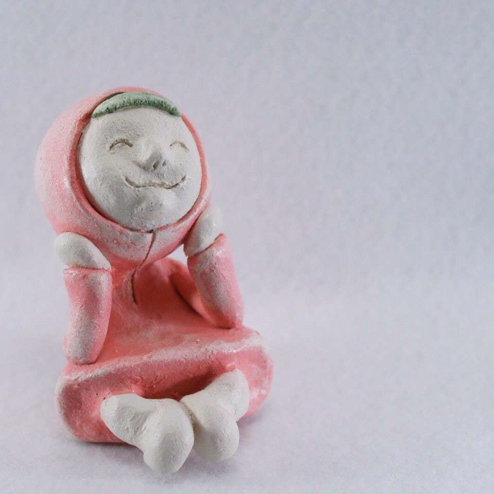 Clay figurine / Happy Pink Girl / Cute figurine / Little sculpture - MouMee