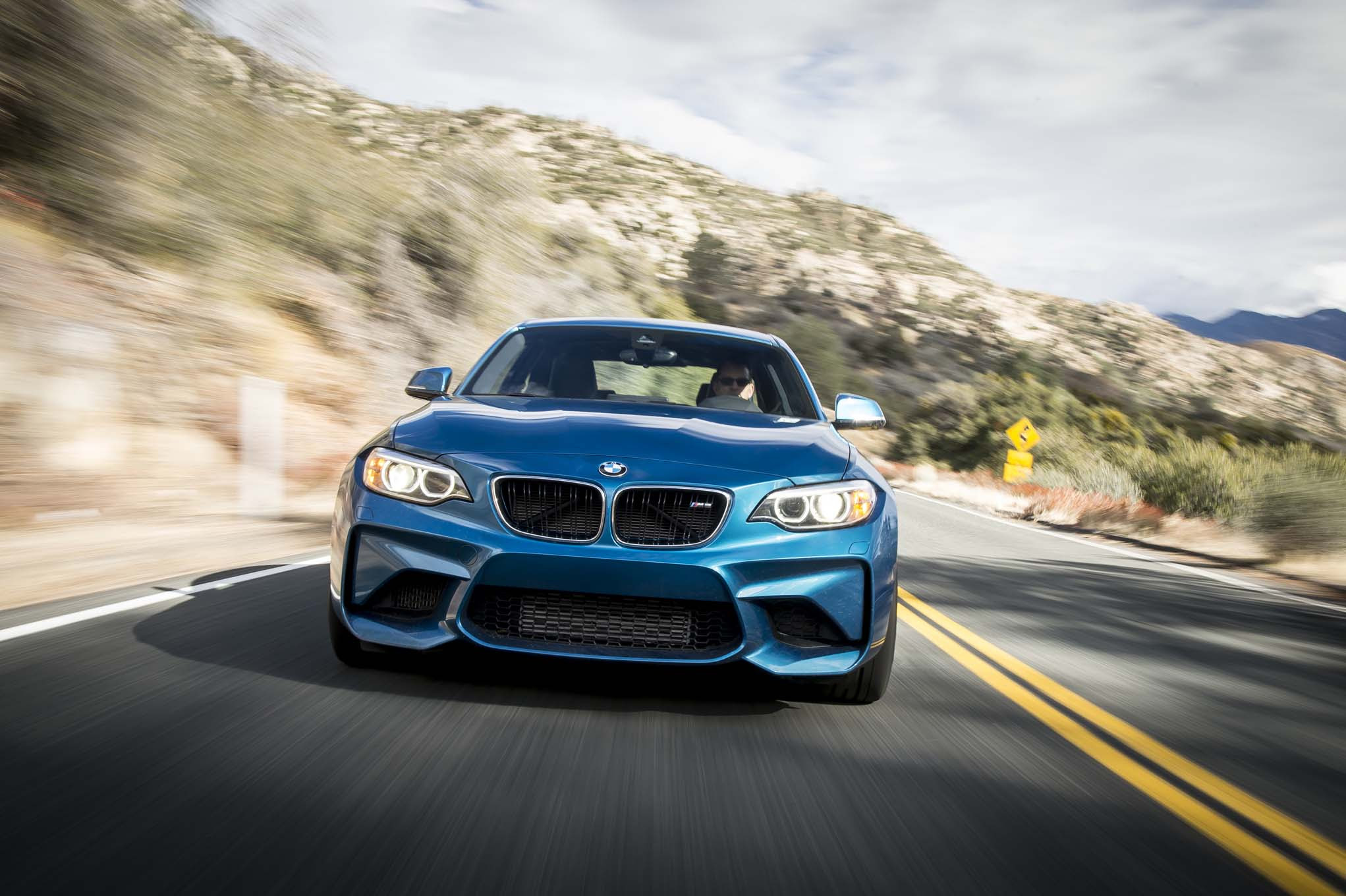 2016 BMW M2 front end in motion