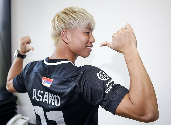日本のサムライがパルチザンでフィーバー デビュー戦で豪快弾を決めた浅野拓磨を現地紙が絶賛 サッカーダイジェストweb
