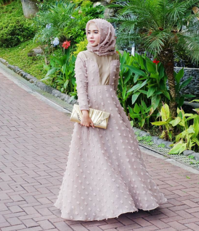 Baju Untuk Kondangan Wanita Hijab Simple