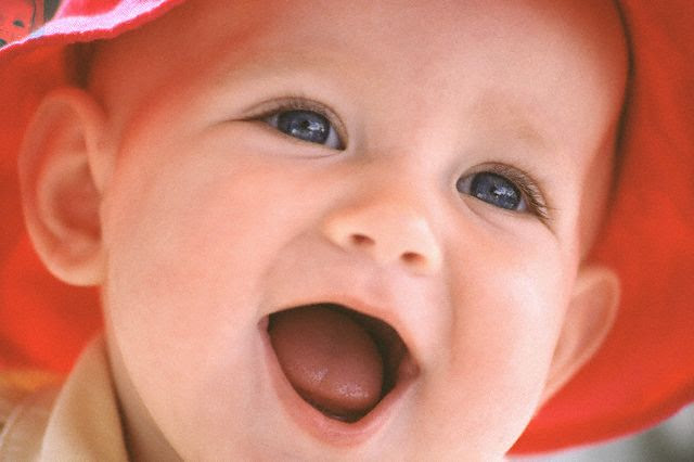 http://sastralangit.files.wordpress.com/2011/01/bayi_ketawa.jpg
