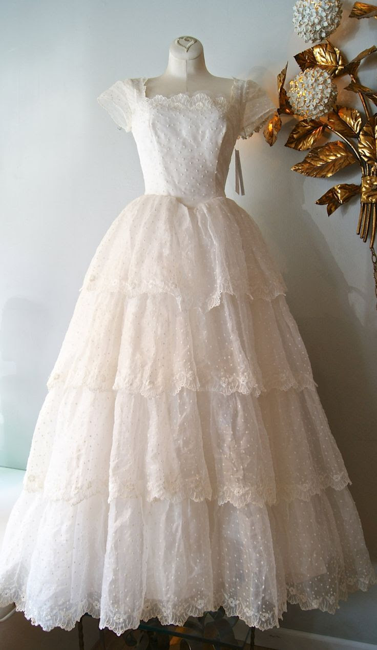 1950s Vintage Wedding Dress Under $1000
