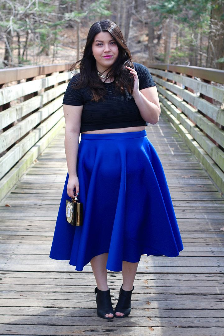 plus size fashion fashion to figure midi skirt crop top telephon bag torrid jessica ip clothes and shit