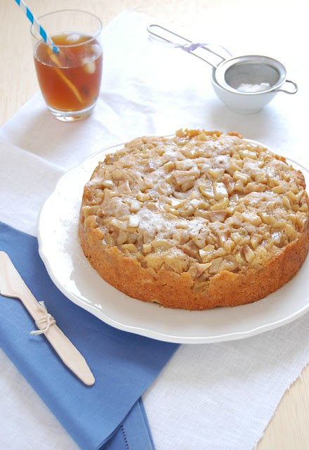 Pear, apple, brown sugar and maple syrup cake / Bolo de pêra, maçã, açúcar mascavo e xarope de bordo