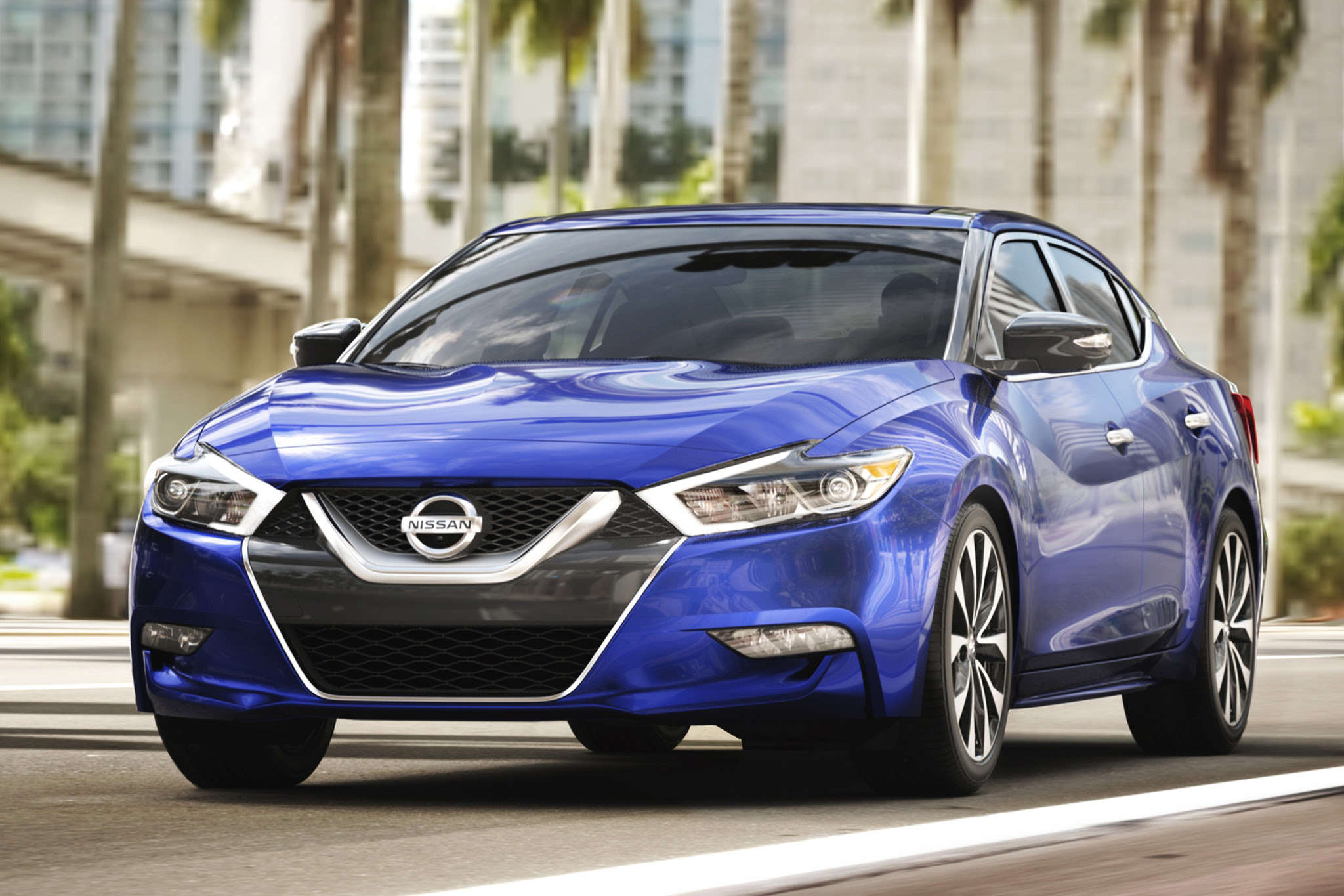 2017 Nissan Maxima front three quarter in motion 01