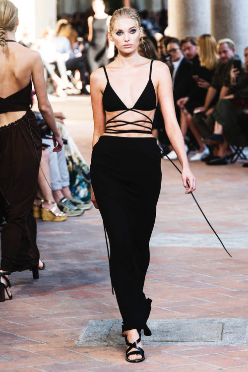 Spring/Summer 2018 Alberta Ferretti