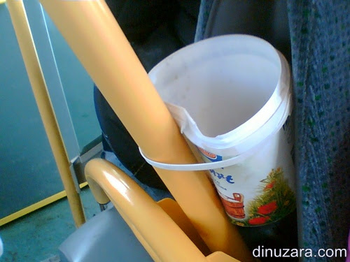 cos gunoi autobuz