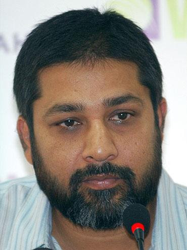 Difficult to predict semi-finalists, says Inzamam - Rediff ...