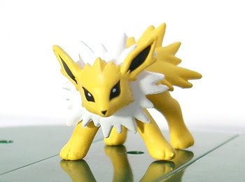 ポケモン図鑑 イーブイ シャワーズ サンダース ブースター エーフィ ブラッキー