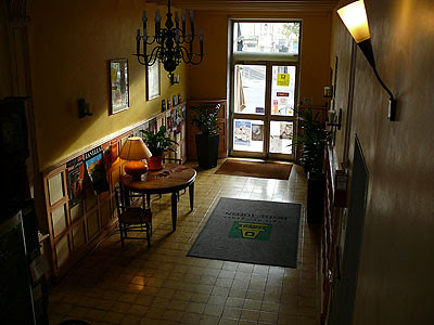 Hall hotel Toppin.jpg