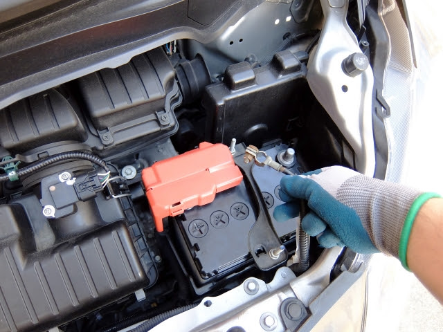 車のバッテリー上がり対策はコレ 簡単な方法で防止出来る 自動車メンテナンスお役立ち情報blog