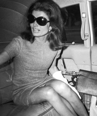 http://polosandpearls.files.wordpress.com/2010/07/vintage-vantage_articleimage.jpg