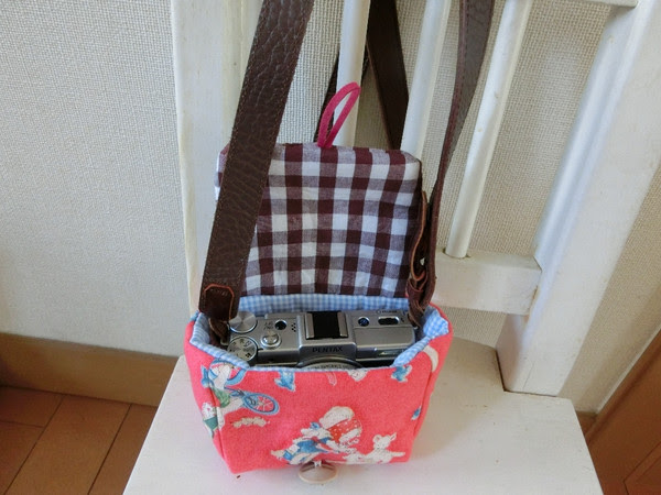 カメラケースを手作り Ecru Days