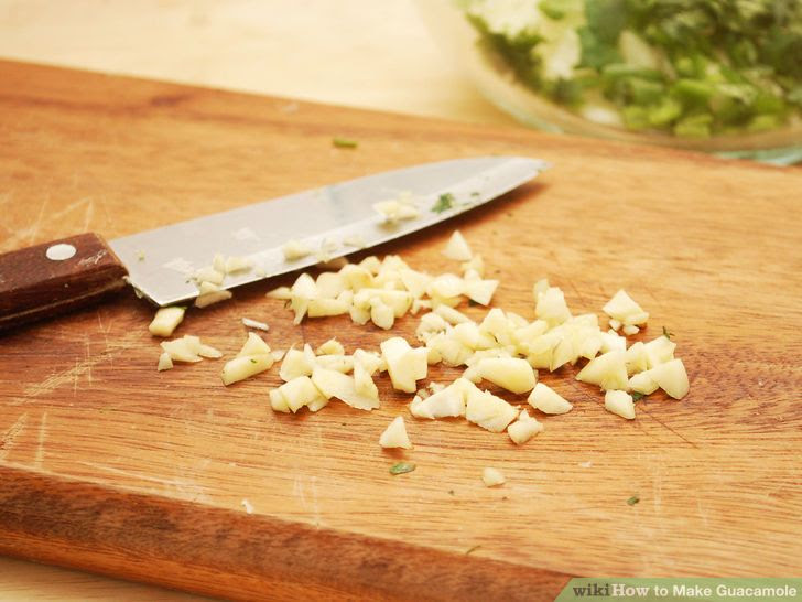 Make Guacamole Step 4 Version 5.jpg